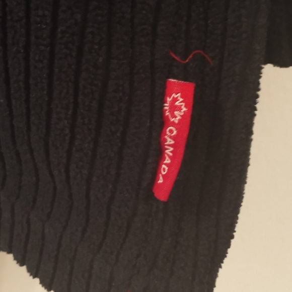 Canada Ribbed Fleece V-Neck Sweater - Unisex - Picture 6 of 13